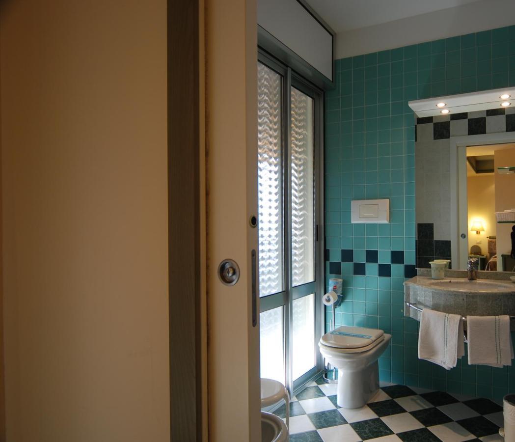 Hotel Montecarlo リド・ディ・イエゾロ 部屋 写真